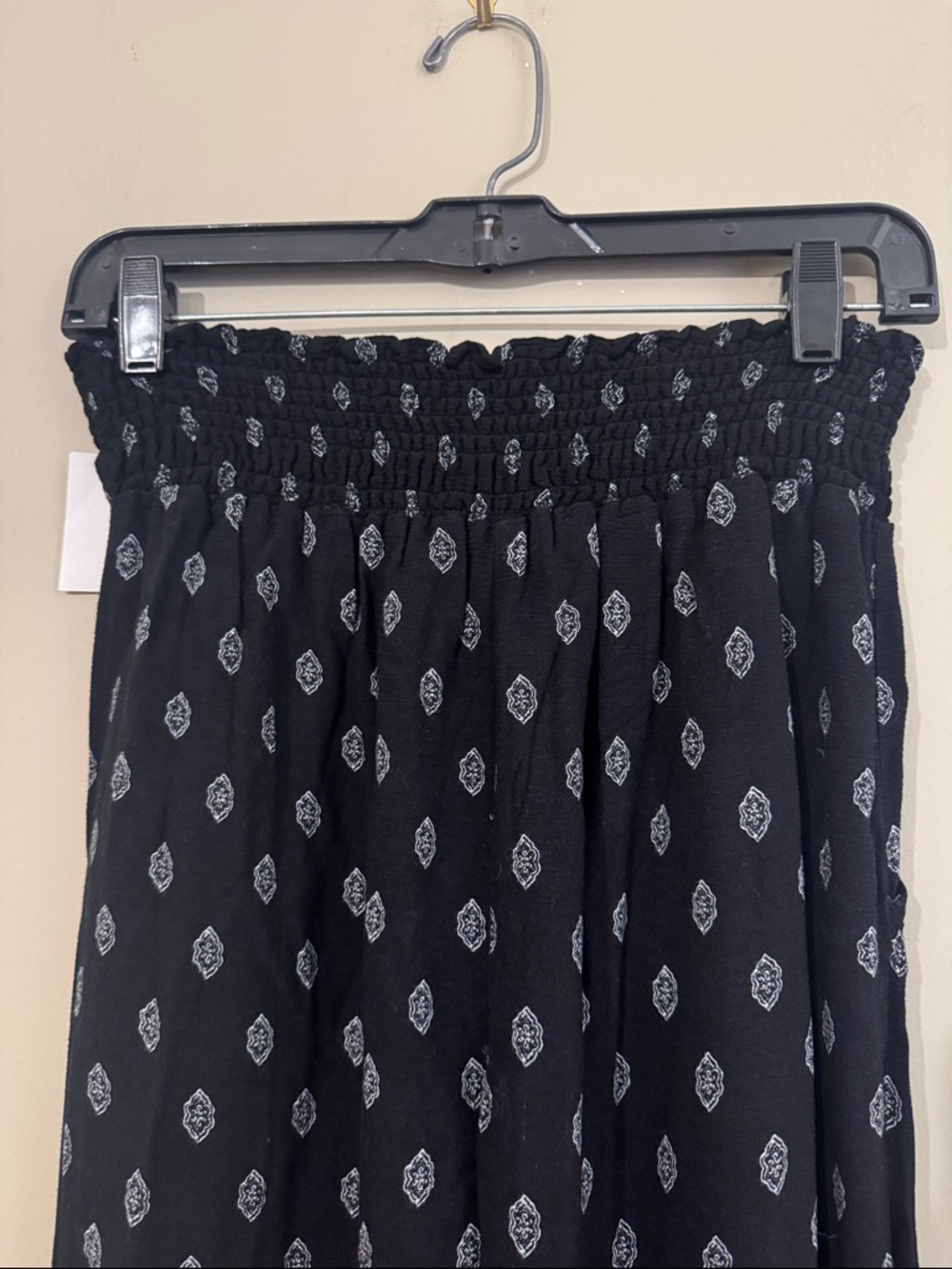 NWT- Kingston Grey Juniors' Full Length Wide-Leg Pants - black/white, Medium - Picture 8 of 10